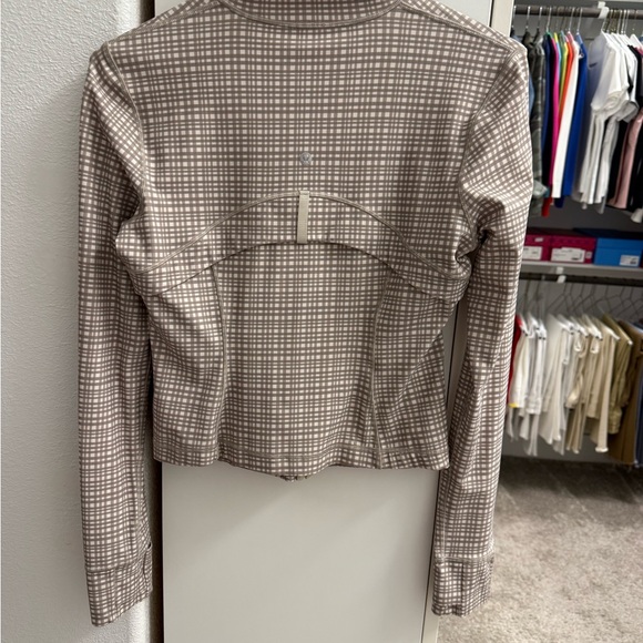 Lululemon Jacket - Picture 2 of 3